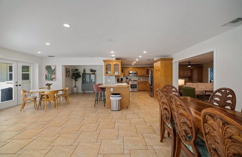 Palma Sola House | The Mangos Family Beach House
