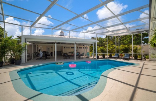 Palma Sola House | The Mangos Family Beach House