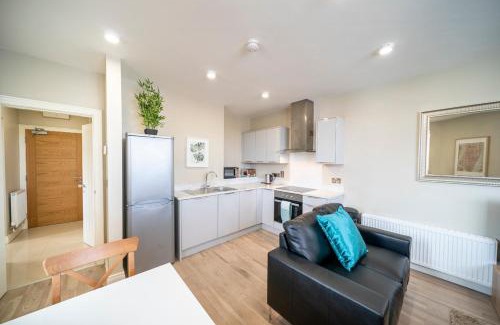 Belfast Apartment | The Manhattan - 1 Bd City Ap - Gold Short Term Stays