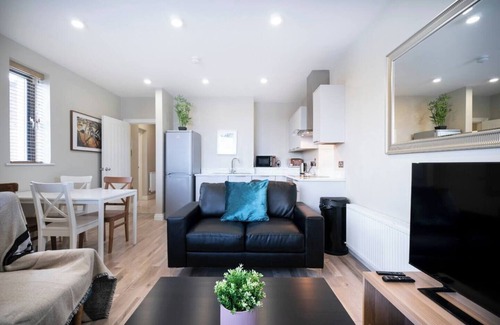 Belfast Apartment | The Manhattan -1bd City Ap (Gold Short Term Stays)