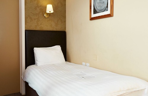 Yeovil Hotel | The Manor Hotel by Greene King Inns