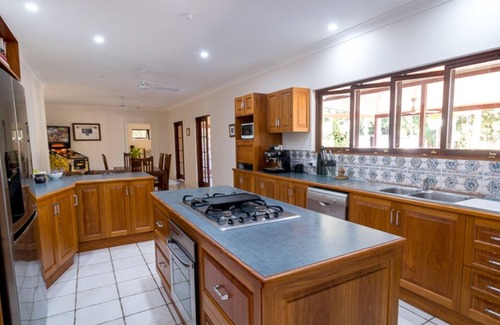 Horseshoe Bay House | The Manor House, Magnetic Island