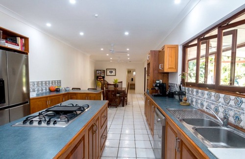 Horseshoe Bay House | The Manor House, Magnetic Island