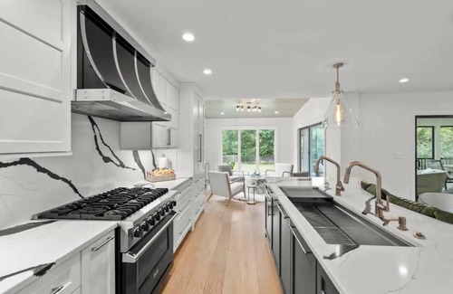 Lexington House | The Manor House - No Clean Fee