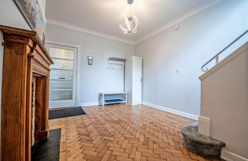 Boscombe House | The Manor - Large Luxury home in Bournemouth - Sleeps 12+