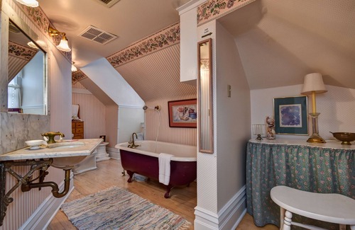 Springfield Bed & Breakfast | The Mansion at Elfindale