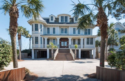 Isle of Palms House | The Mansion at Isle of Palms - Beachfront with Pool