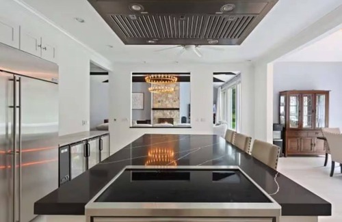 Norwalk Apartment | The Mansion Hotel-style