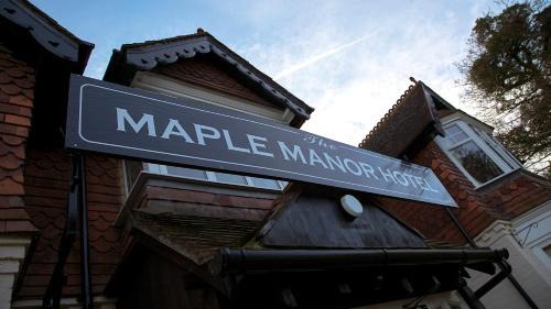Crawley Hotel | The Maple Manor Hotel