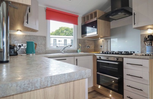 Grampound Cottage | THE MAPLES, NO. 56, family friendly, with pool in Polgooth