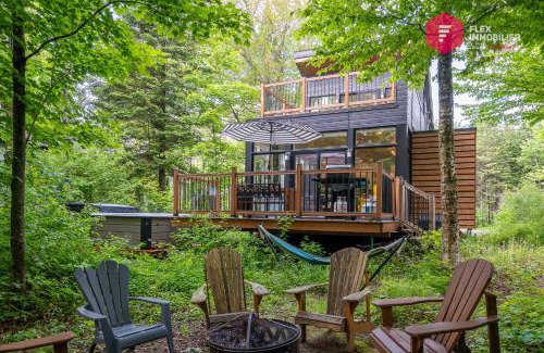 Pont-Rouge Ski Chalet | The Marco-Polo of Portneuf - Open on nature - Private SPA Pool Sauna