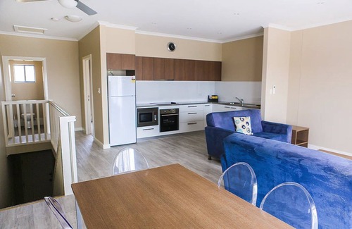 Port Lincoln Hotel | The Marina Hotel