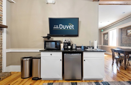 Charleston Historic District Apartment | The Marquee On King & and Historic Market!
