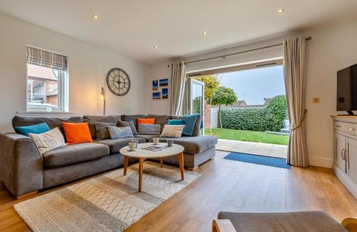 Holt House | The Marrams