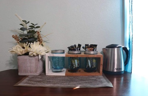 Vallejo Apartment | The Master's Bed & Bath Guest Suite!