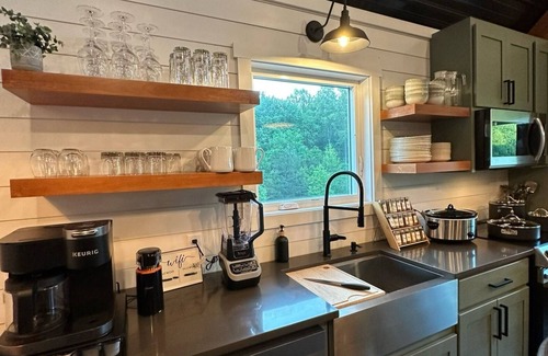 Rockbridge Cabin | The Meadow View – 3 Suites - Secluded Luxury