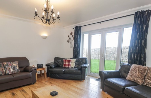 Pentraeth Cottage | THE MEADOWS, family friendly, character holiday cottage in Pentraeth