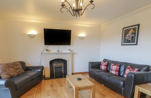 Pentraeth Cottage | THE MEADOWS, family friendly, character holiday cottage in Pentraeth