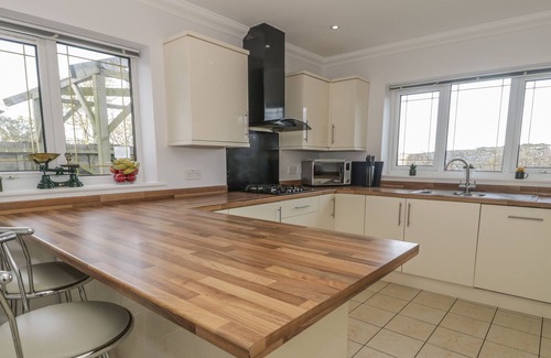 Pentraeth Cottage | THE MEADOWS, family friendly, character holiday cottage in Pentraeth