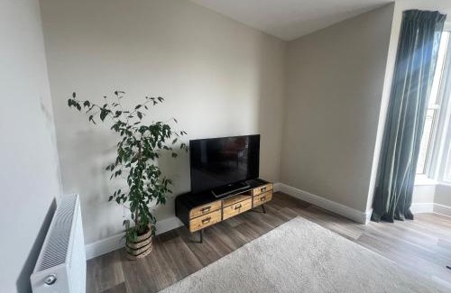 Hele Apartment | The Meads
