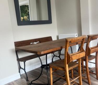Hele Apartment | The Meads