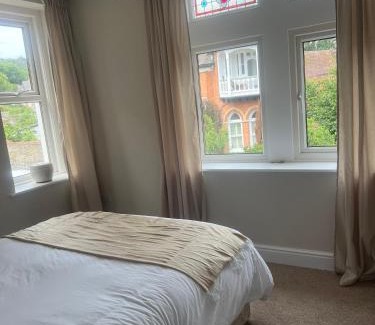 Hele Apartment | The Meads