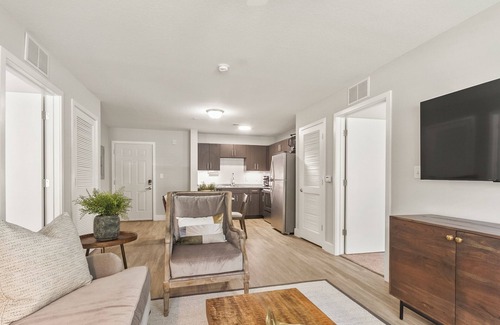 Tuscaloosa Condo | The Melanie 1st Floor Condo with Pool & Gym Access