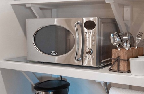 Fredericksburg House | The Melvin: Wine Trail Oasis, Hot Tub & Fire Pit