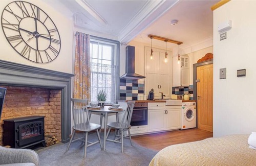 Hereford Apartment | The Merchant House - Studio - Hereford City Centre