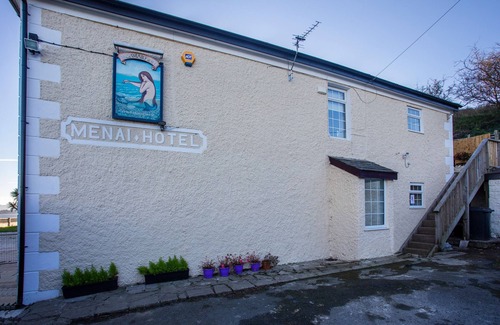 Llanfairpwllgwyngyll Cottage | THE MERMAID, family friendly, country holiday cottage in Brynsiencyn