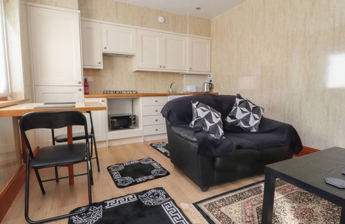 Bolton Le Sands Cottage | THE MEWS, pet friendly, country holiday cottage in Carnforth