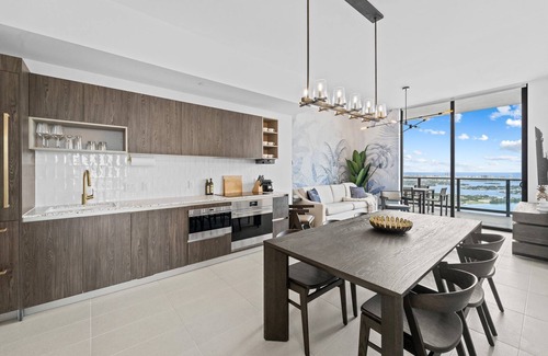 Overtown Condo | The Miami Penthouse - 51st Floor Luxury 3 Bedroom Condo with Breathtaking Views