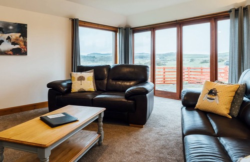 Castle Douglas House | THE MIDDLE BYRE, pet friendly, with hot tub in Gatehouse Of Fleet