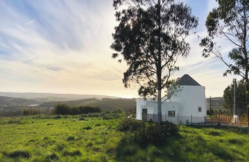 Lourinha House | The Mill 98 - A cozy getaway by the coast