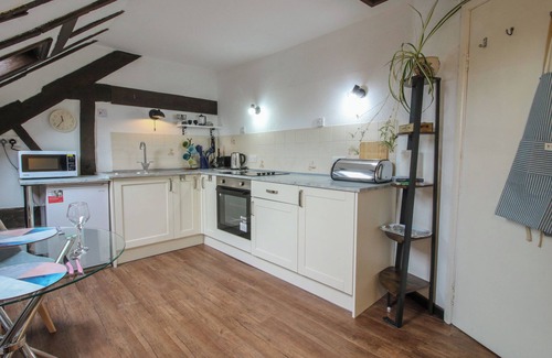 Church Stretton Cottage | THE MILLER’S ROOST AT DUDGELEY MILL, romantic in Church Stretton