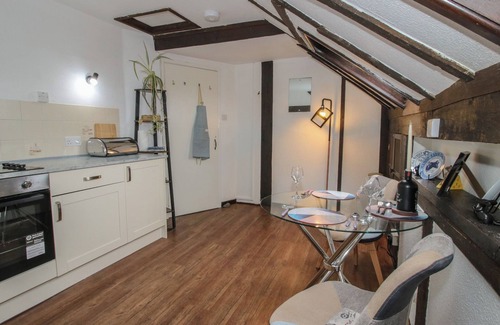 Church Stretton Cottage | THE MILLER’S ROOST AT DUDGELEY MILL, romantic in Church Stretton