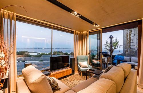 Paco De Arcos Apartment | THE miniPENTHOUSE terrace & SPA