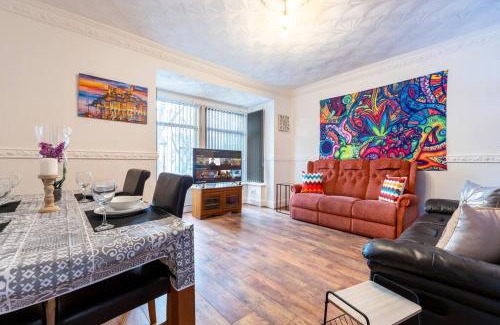 Hull Apartment | The Miracle Spacious 2 Bedroom 3 Beds Central Hull