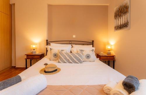 Mytilene Apartment | The Mirror Apartment