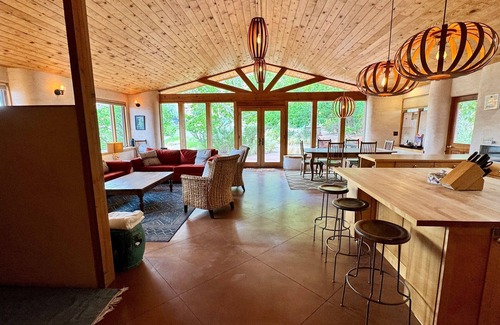 Moab South Valley House | The Moab Pearl Ecolodge I Peaceful Retreat I Private Hot Tub I 360° Views!