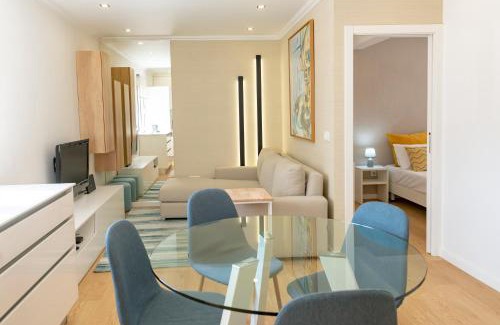 Batalha Apartment | The Modern 1385 Apartment