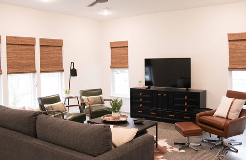Conway House | The Modern Mainstay