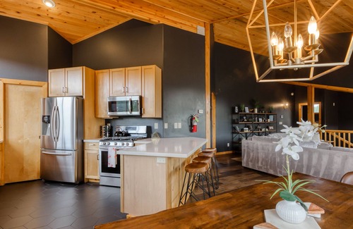 Truckee House | The Modern Moose Lodge | House in Truckee with a chef's kitchen and hot tub