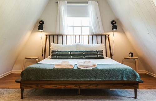 South Kansas City House | The Mona Lisa House