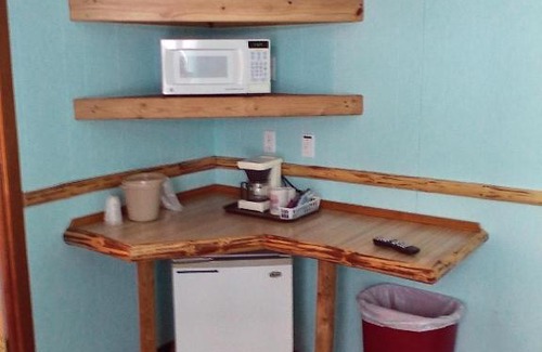 Cheboygan Hotel | The Monarch Motel