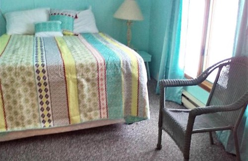 Cheboygan Hotel | The Monarch Motel