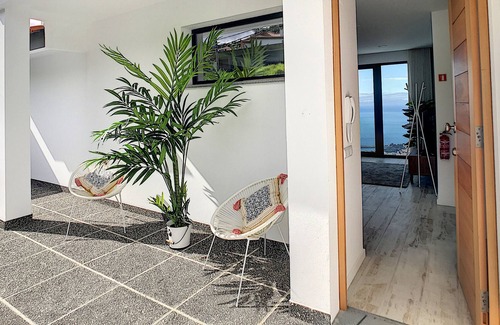 Monte Villa | The Monte White House by MHM