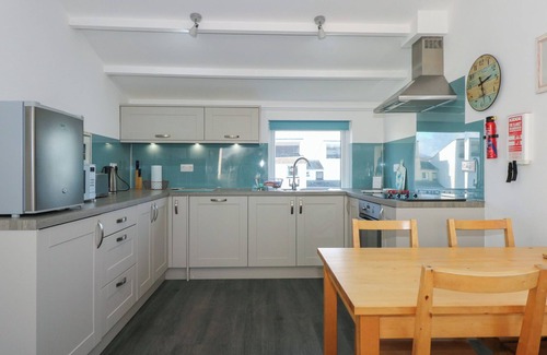 Borth-y-Gest Cottage | THE MOORINGS APARTMENT, pet friendly in Porthmadog