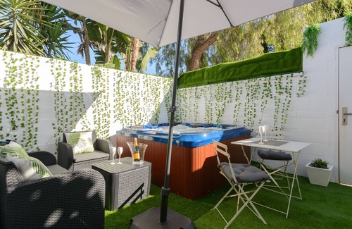 Guadalmar Apartment | The most romantic space in the world with a jacuzzi