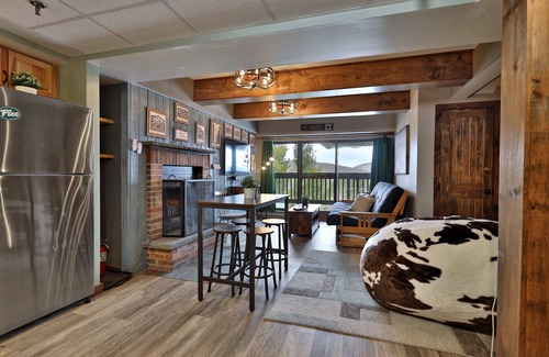 Killington Condo | The Mountain Green Nook with Views, Shuttle Bus, Pools, Hot Tub and Ski Rental Deals